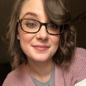 Meet your Posher, Monica